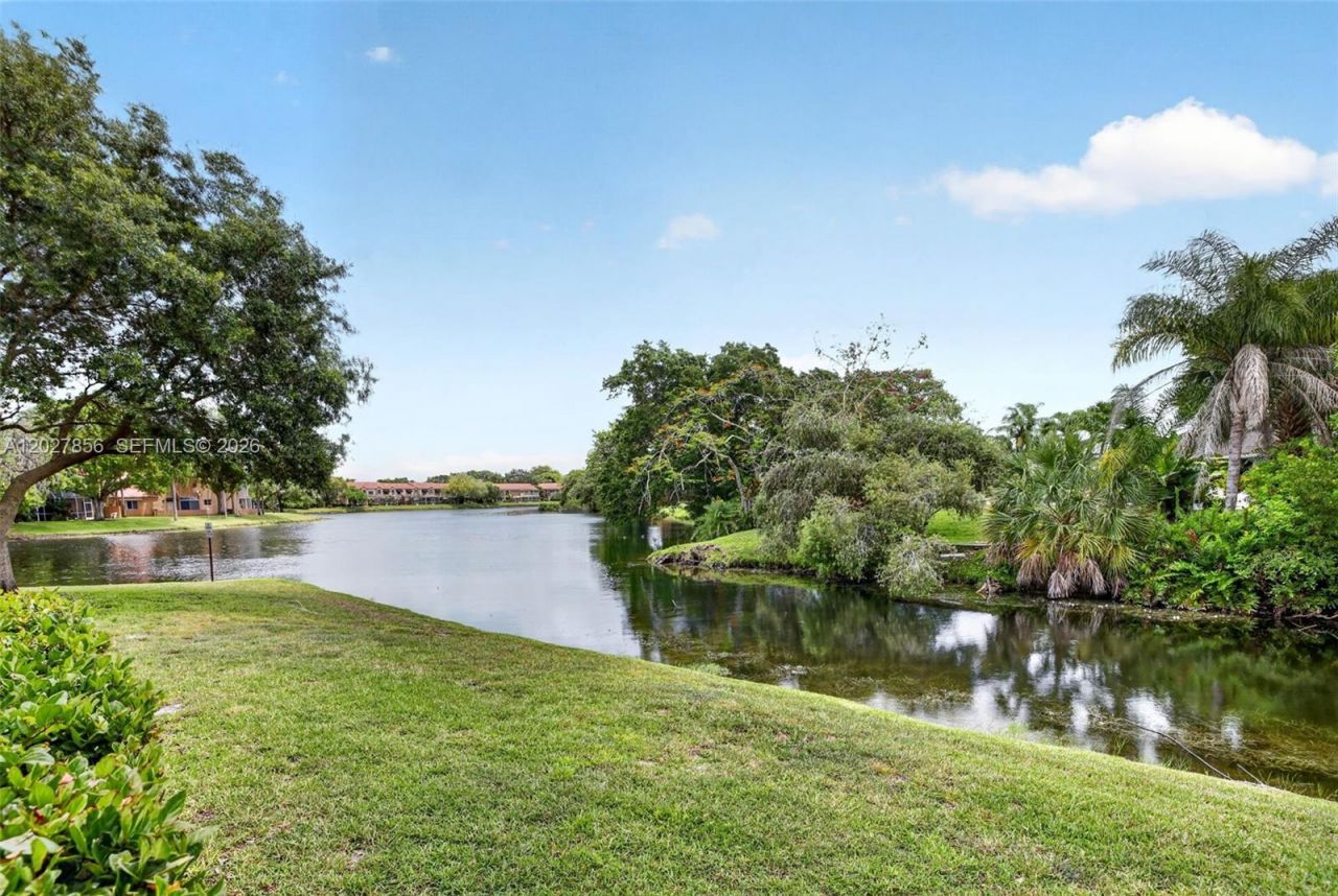 566 N University Dr , Plantation, FL 33324 Photo