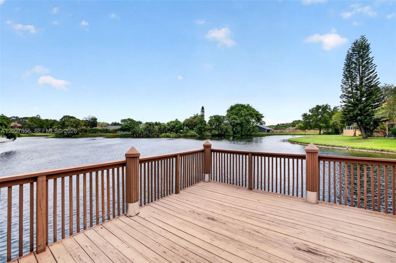 566 N University Dr , Plantation, FL 33324 Photo