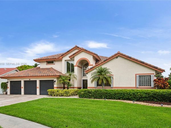 10237 SW 12th St , Pembroke Pines, FL 33025