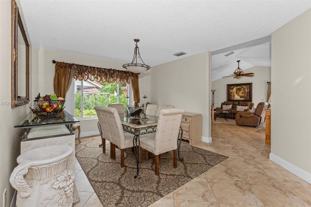10237 SW 12th St , Pembroke Pines, FL 33025 Photo