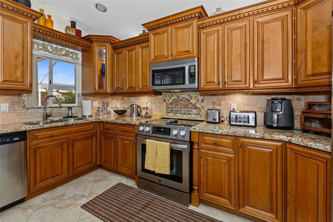10237 SW 12th St , Pembroke Pines, FL 33025 Photo