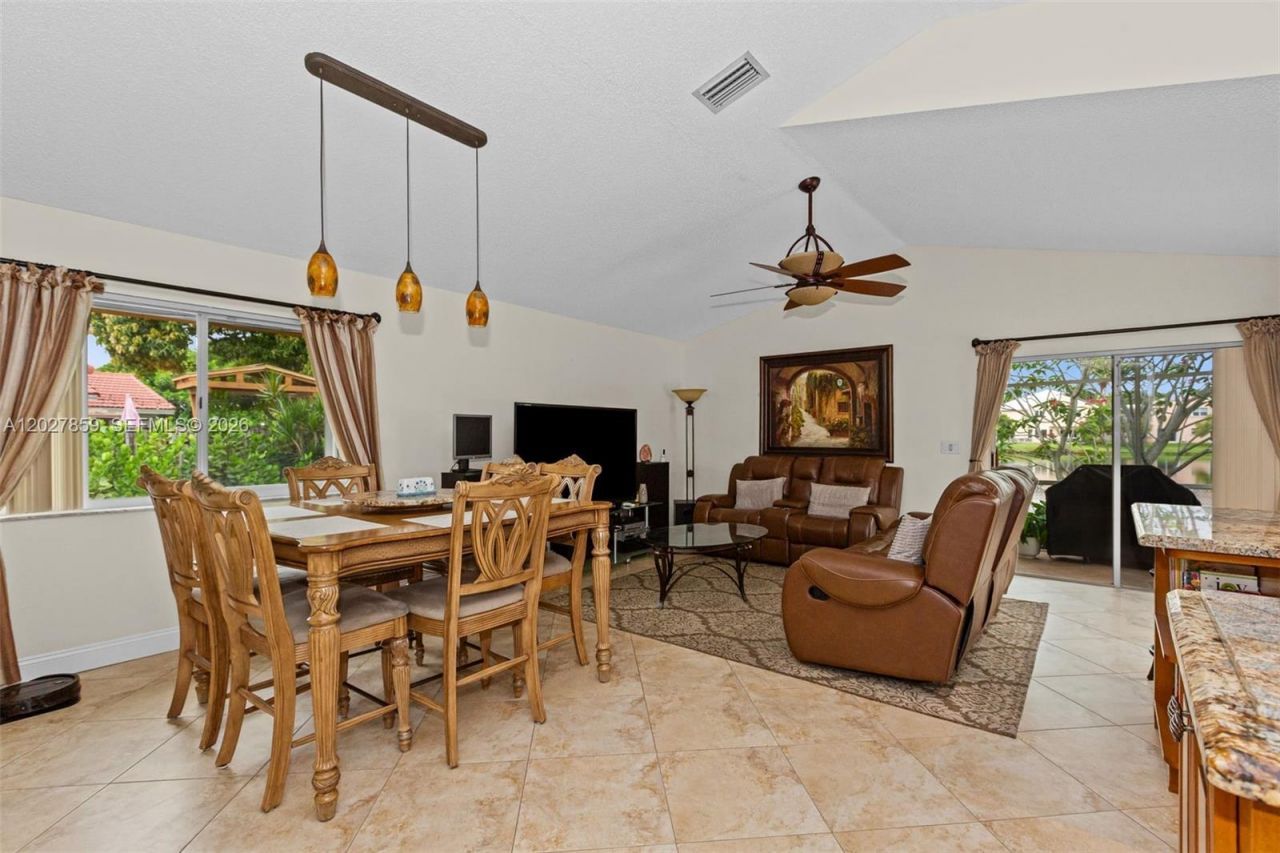 10237 SW 12th St , Pembroke Pines, FL 33025 Photo