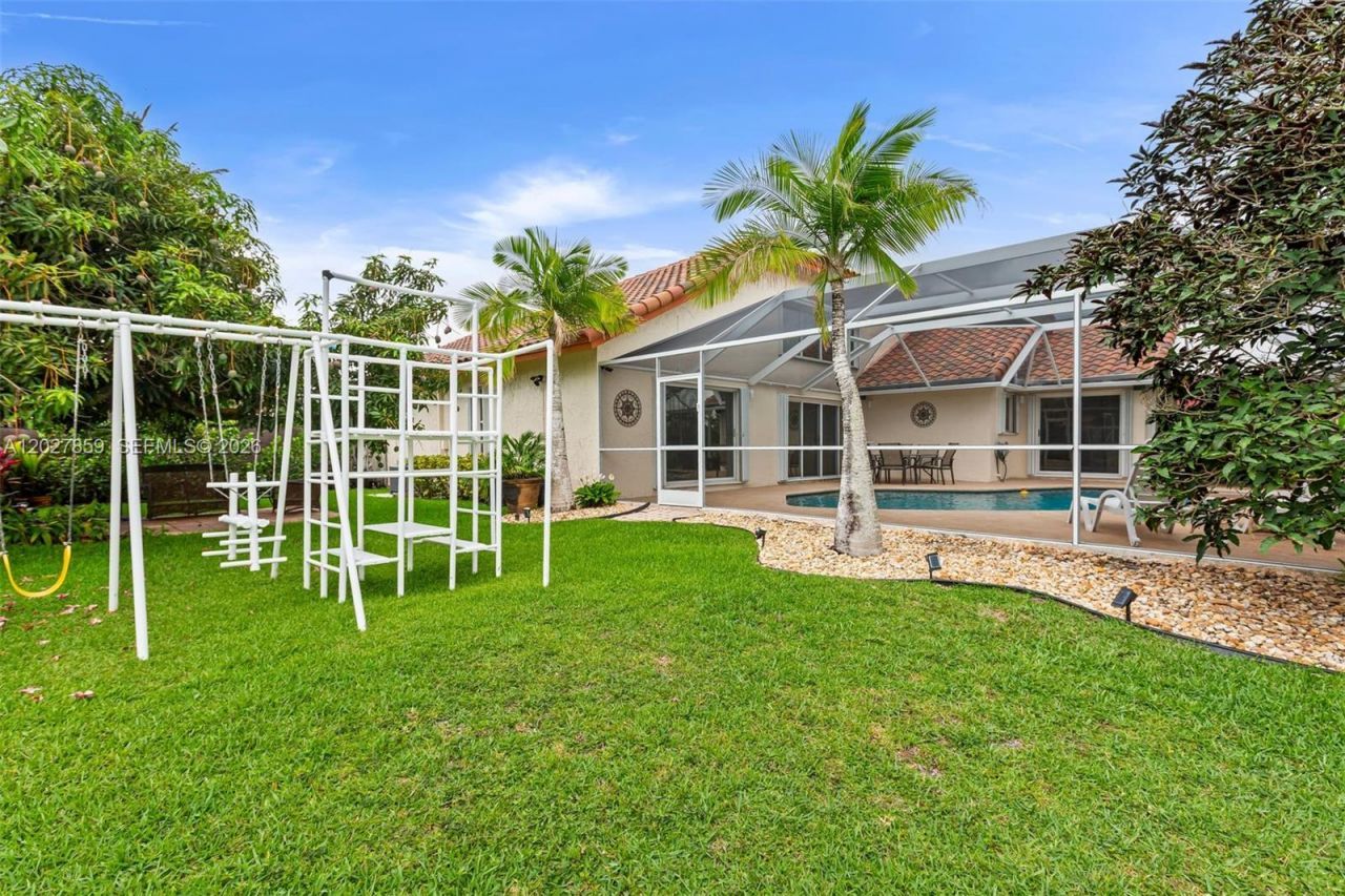 10237 SW 12th St , Pembroke Pines, FL 33025 Photo