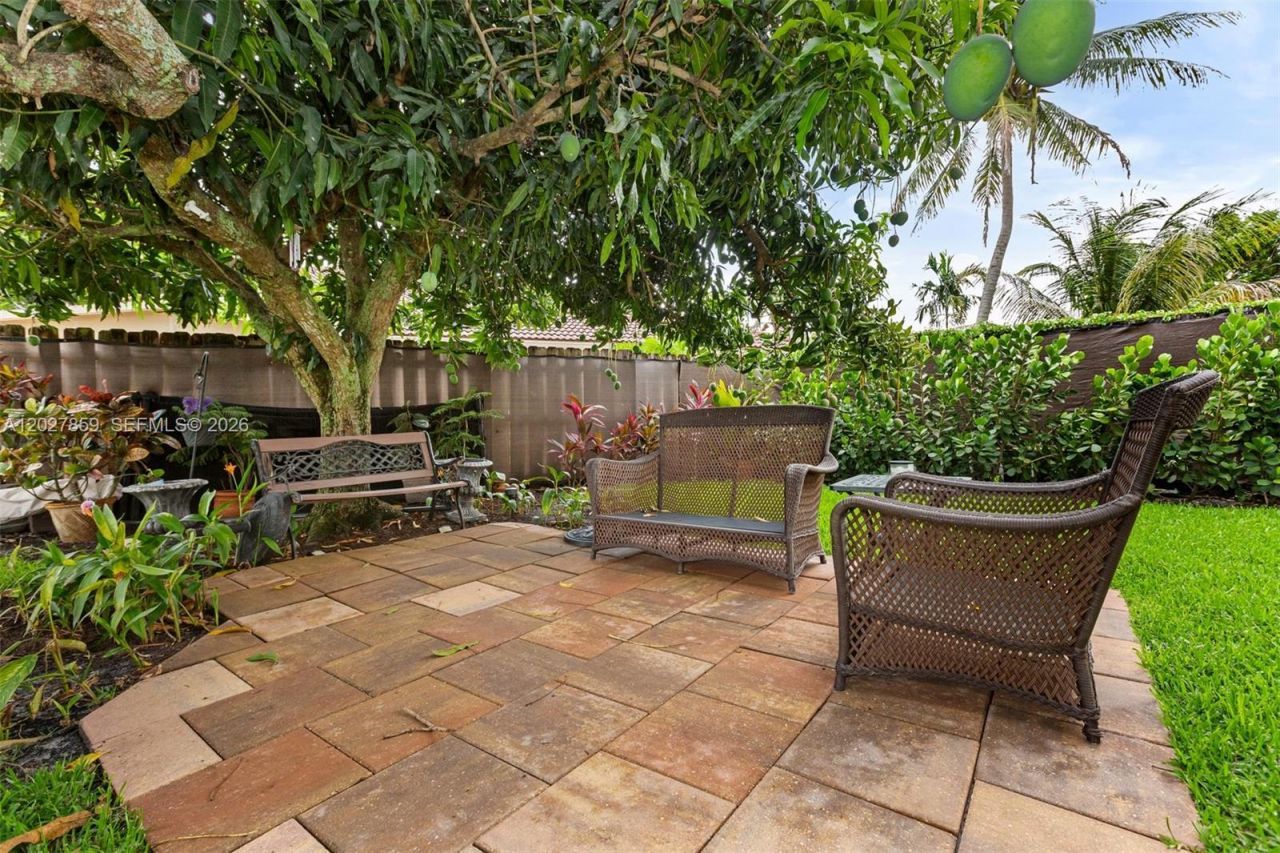 10237 SW 12th St , Pembroke Pines, FL 33025 Photo