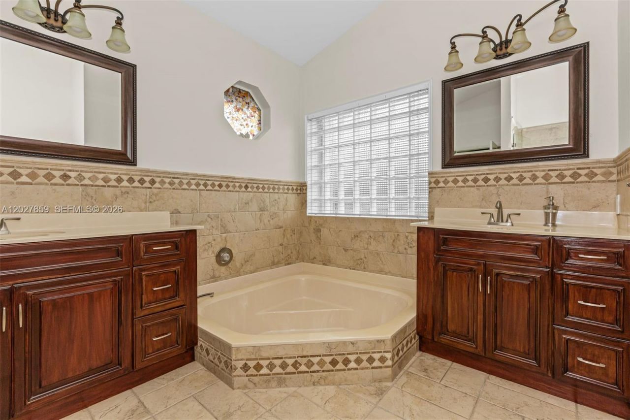 10237 SW 12th St , Pembroke Pines, FL 33025 Photo