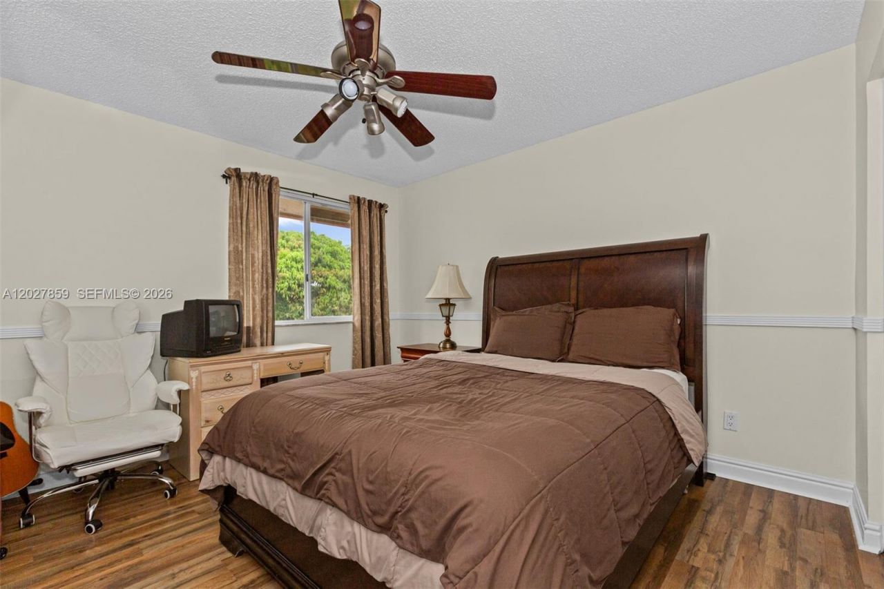10237 SW 12th St , Pembroke Pines, FL 33025 Photo