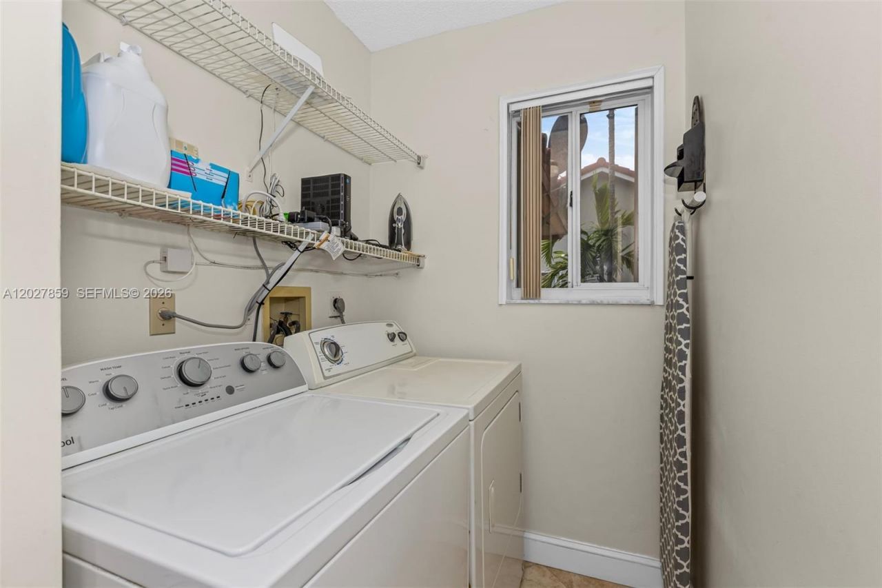 10237 SW 12th St , Pembroke Pines, FL 33025 Photo