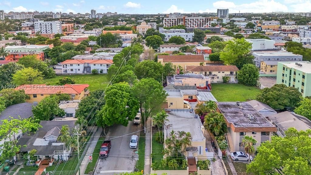 242 SW 15th Ave , Miami, FL 33135 Photo
