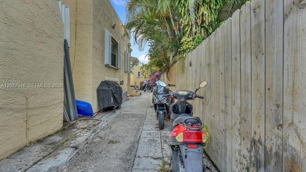 242 SW 15th Ave , Miami, FL 33135 Photo