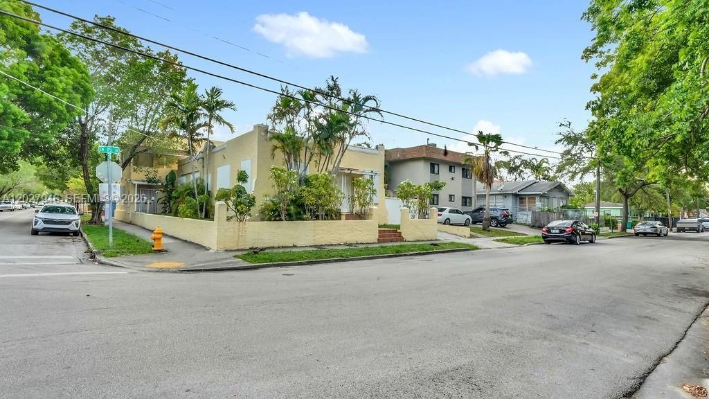 242 SW 15th Ave , Miami, FL 33135 Photo