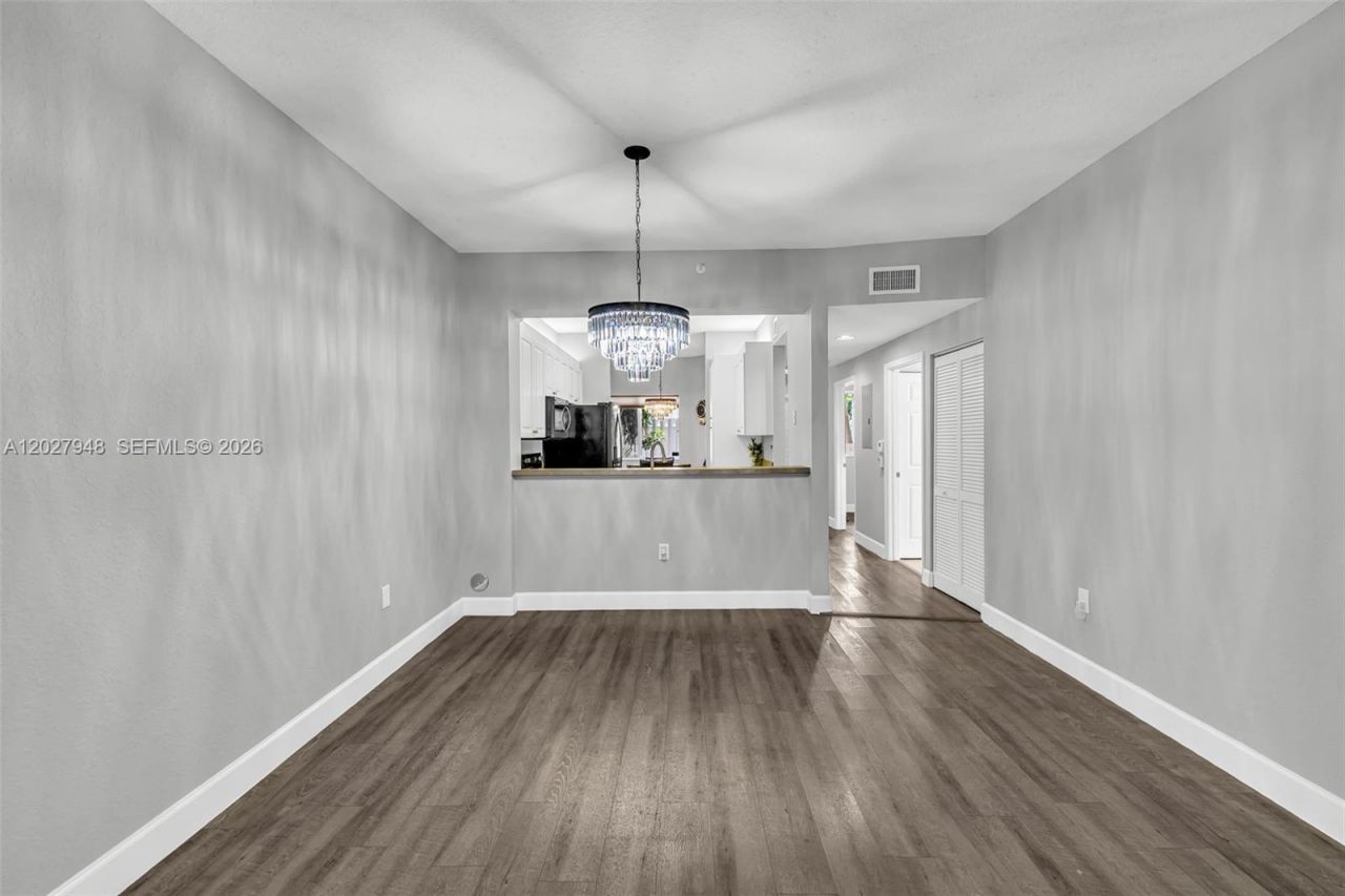 7715 Yardley Dr, Unit 106, Tamarac, FL 33321 Photo
