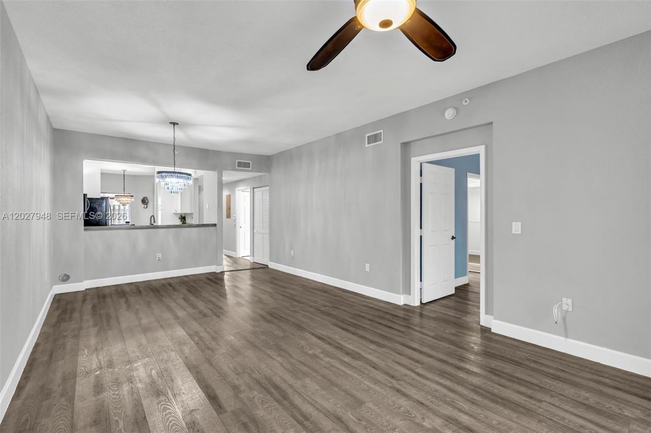 7715 Yardley Dr, Unit 106, Tamarac, FL 33321 Photo