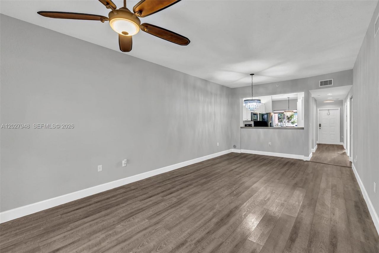 7715 Yardley Dr, Unit 106, Tamarac, FL 33321 Photo