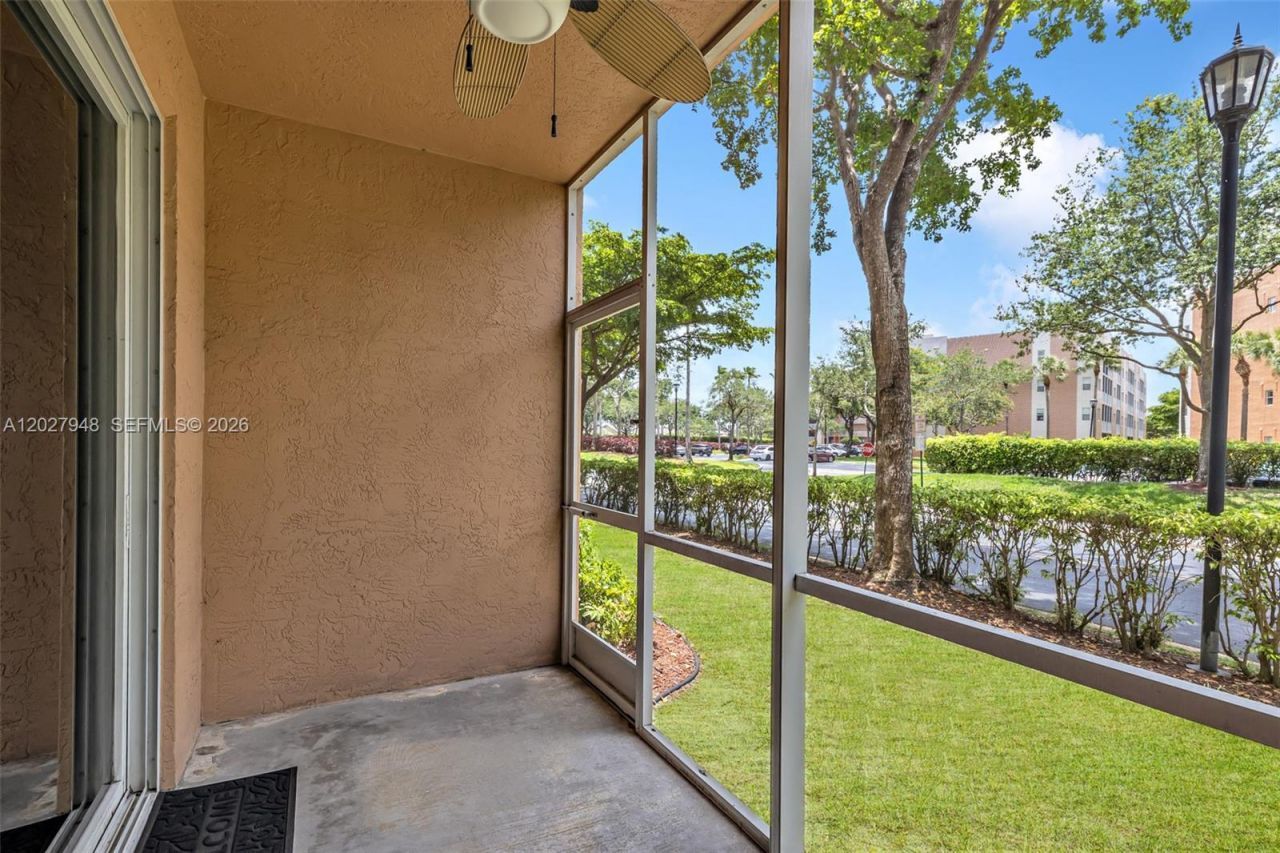 7715 Yardley Dr, Unit 106, Tamarac, FL 33321 Photo