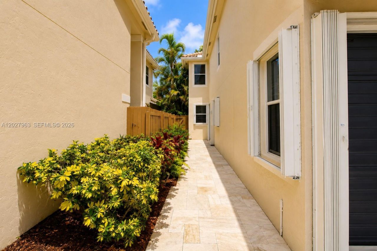 6646 NW 25th Ter, Boca Raton, FL 33496 Photo