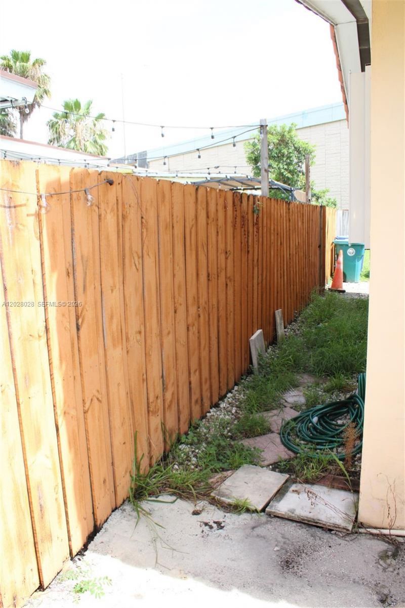1022 NW 22nd Pl , Miami, FL 33125 Photo