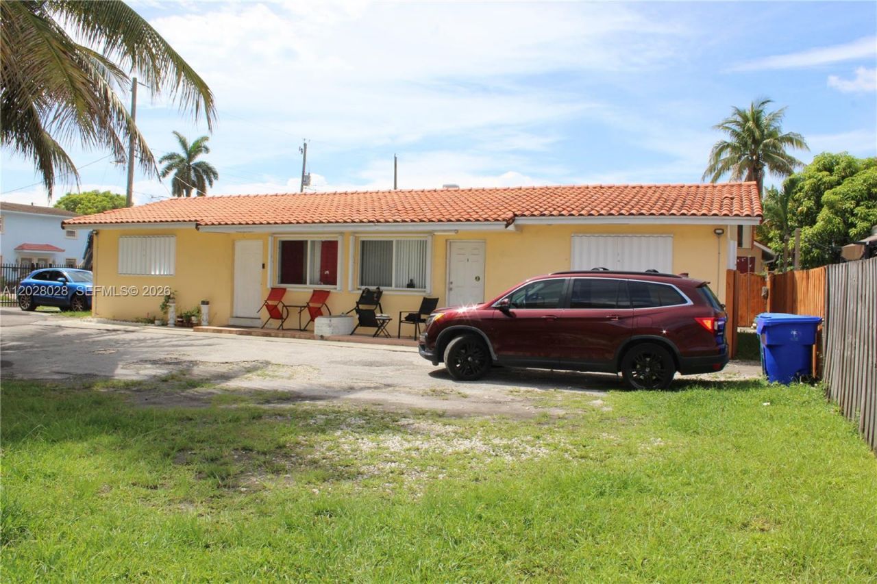 1022 NW 22nd Pl , Miami, FL 33125 Photo