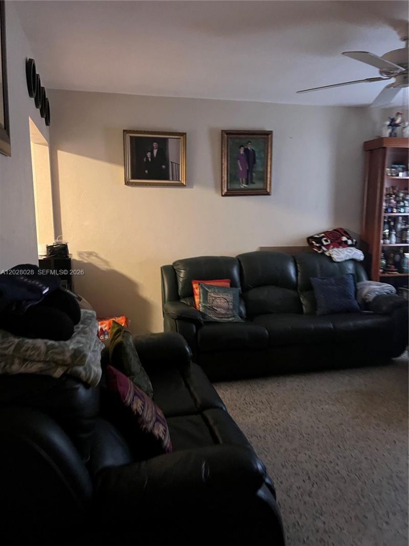1022 NW 22nd Pl , Miami, FL 33125 Photo