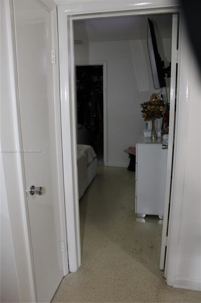 1040 NW 23rd Ct , Miami, FL 33125 Photo