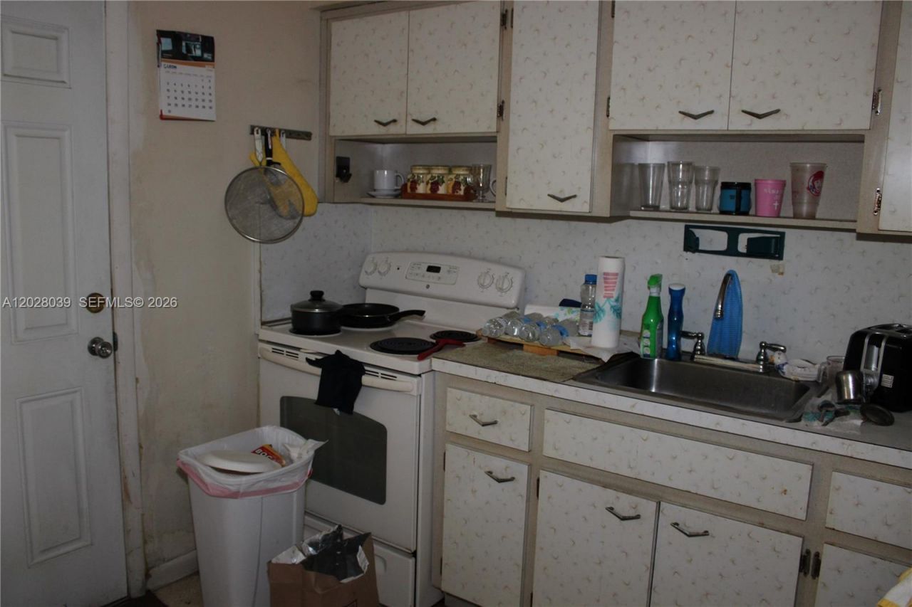 1040 NW 23rd Ct , Miami, FL 33125 Photo
