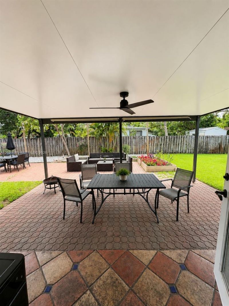 11 Redwood Cir , Plantation, FL 33317 Photo