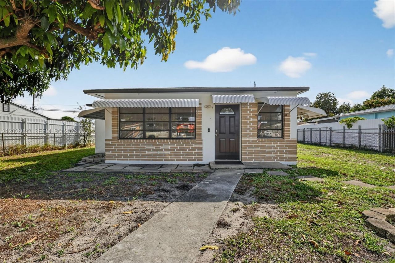 2440 NW 152nd Ter , Miami Gardens, FL 33054 Main Photo