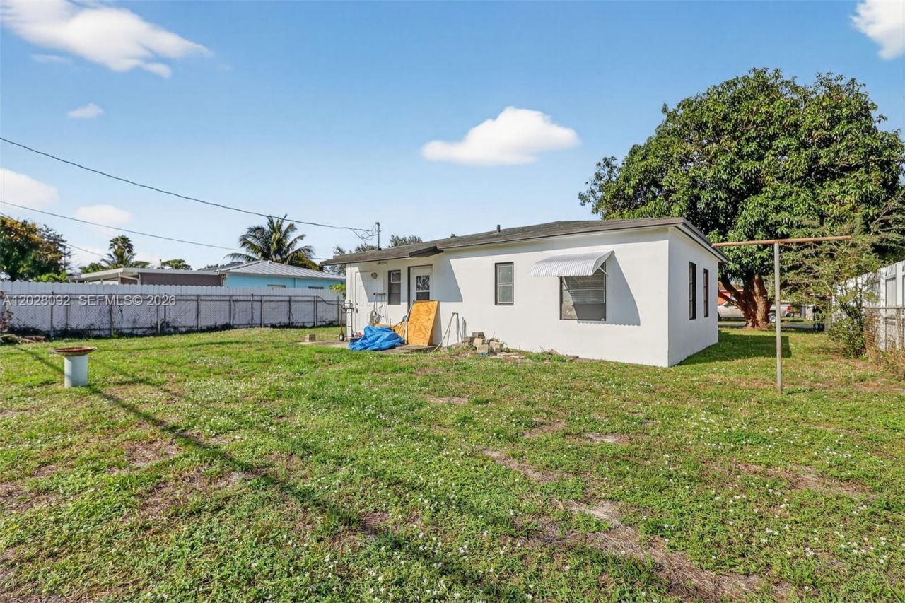 2440 NW 152nd Ter , Miami Gardens, FL 33054 Photo