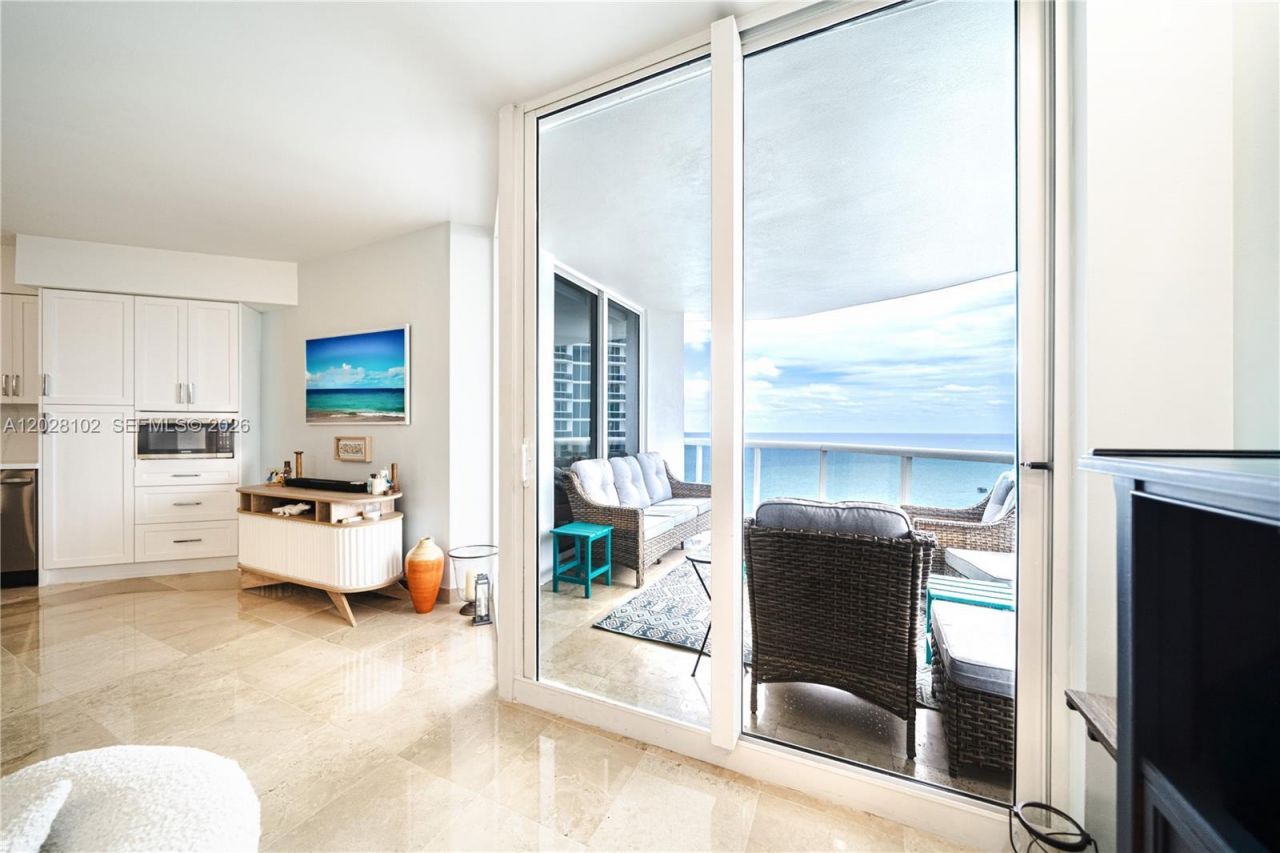 4779 Collins Ave , Unit 3504, Miami Beach, FL 33140 Photo