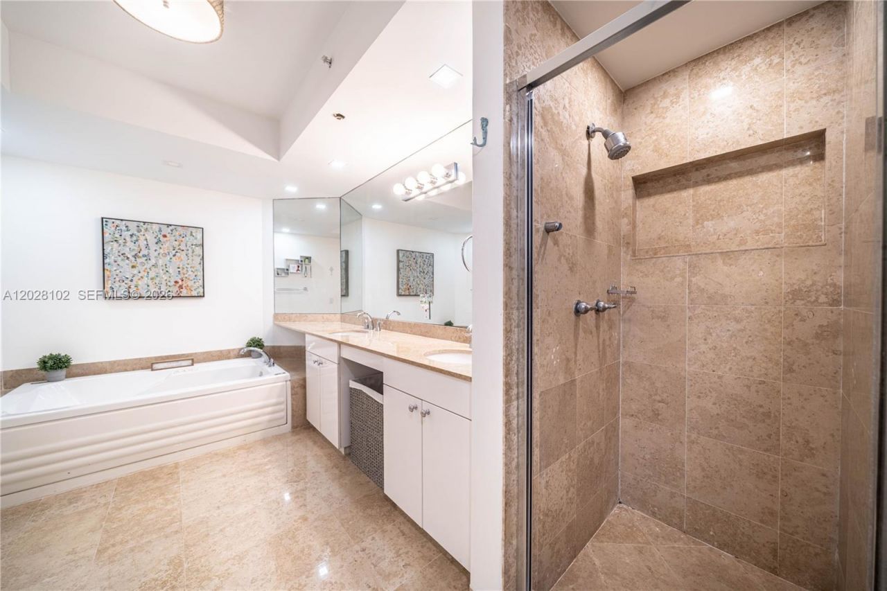4779 Collins Ave , Unit 3504, Miami Beach, FL 33140 Photo