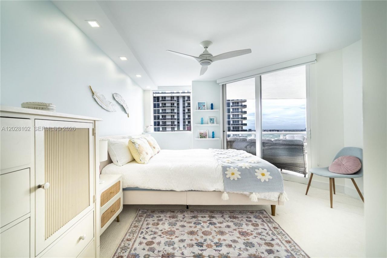 4779 Collins Ave , Unit 3504, Miami Beach, FL 33140 Photo