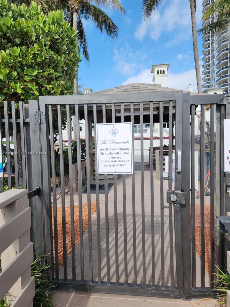 4779 Collins Ave , Unit 3504, Miami Beach, FL 33140 Photo