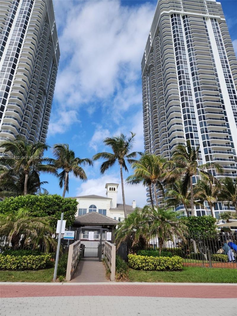 4779 Collins Ave , Unit 3504, Miami Beach, FL 33140 Photo