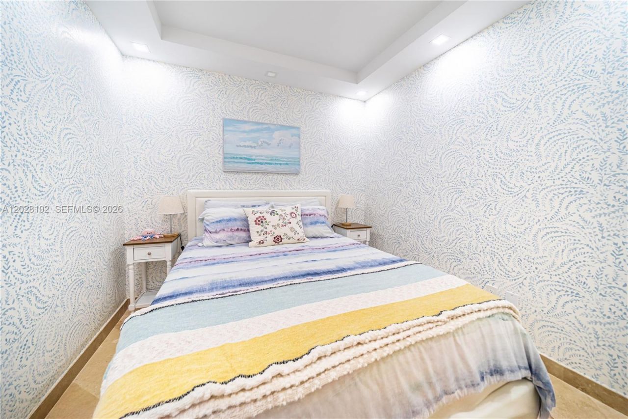 4779 Collins Ave , Unit 3504, Miami Beach, FL 33140 Photo