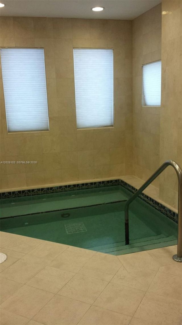4779 Collins Ave , Unit 3504, Miami Beach, FL 33140 Photo