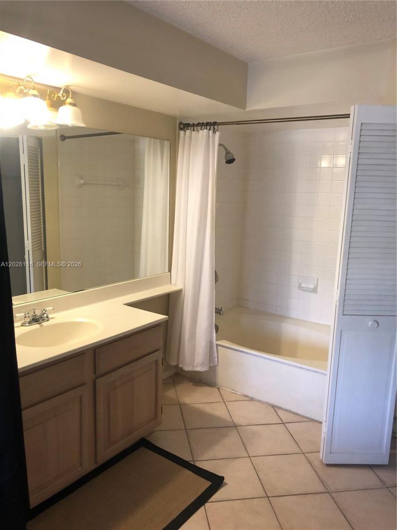 1280 S Alhambra Cir, Unit 2201, Coral Gables, FL 33146 Photo