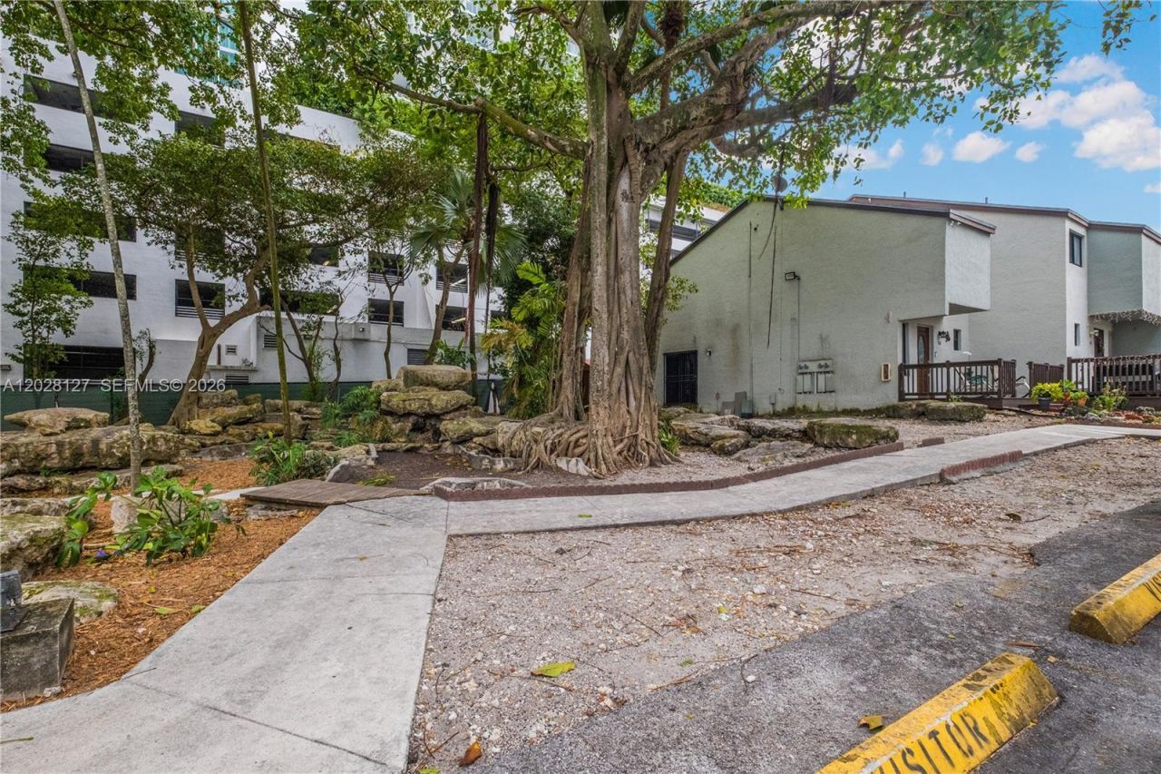 1901 NW S River Dr, Unit 5A, Miami, FL 33125 Photo