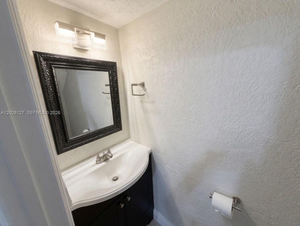 1901 NW S River Dr , Unit 5A, Miami, FL 33125 Photo