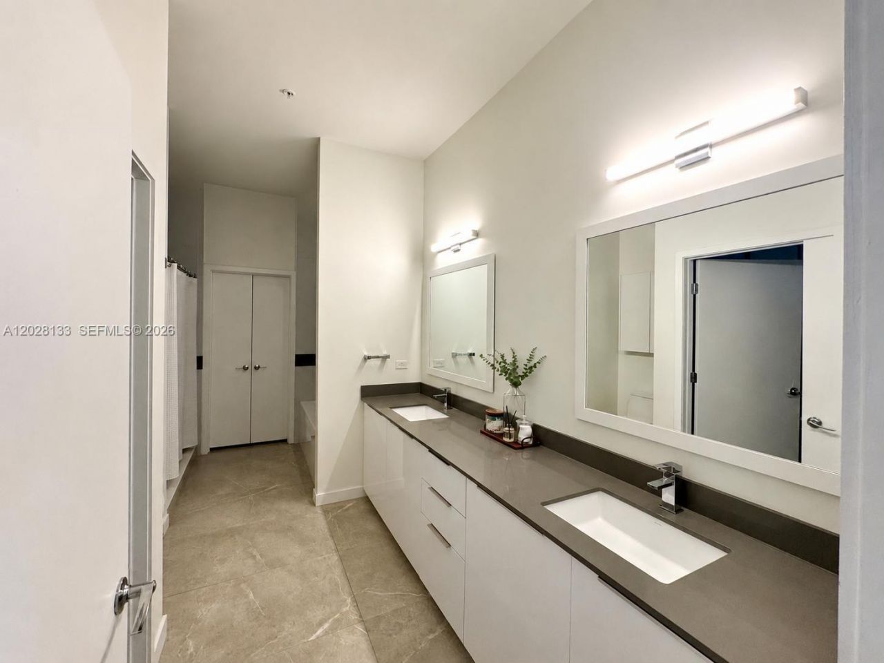 999 SW 1st Ave, Unit 1115, Miami, FL 33130 Photo