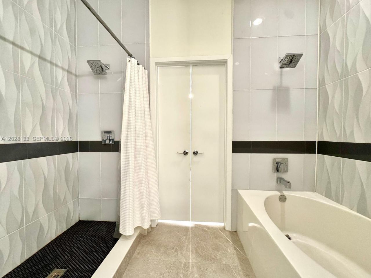 999 SW 1st Ave, Unit 1115, Miami, FL 33130 Photo