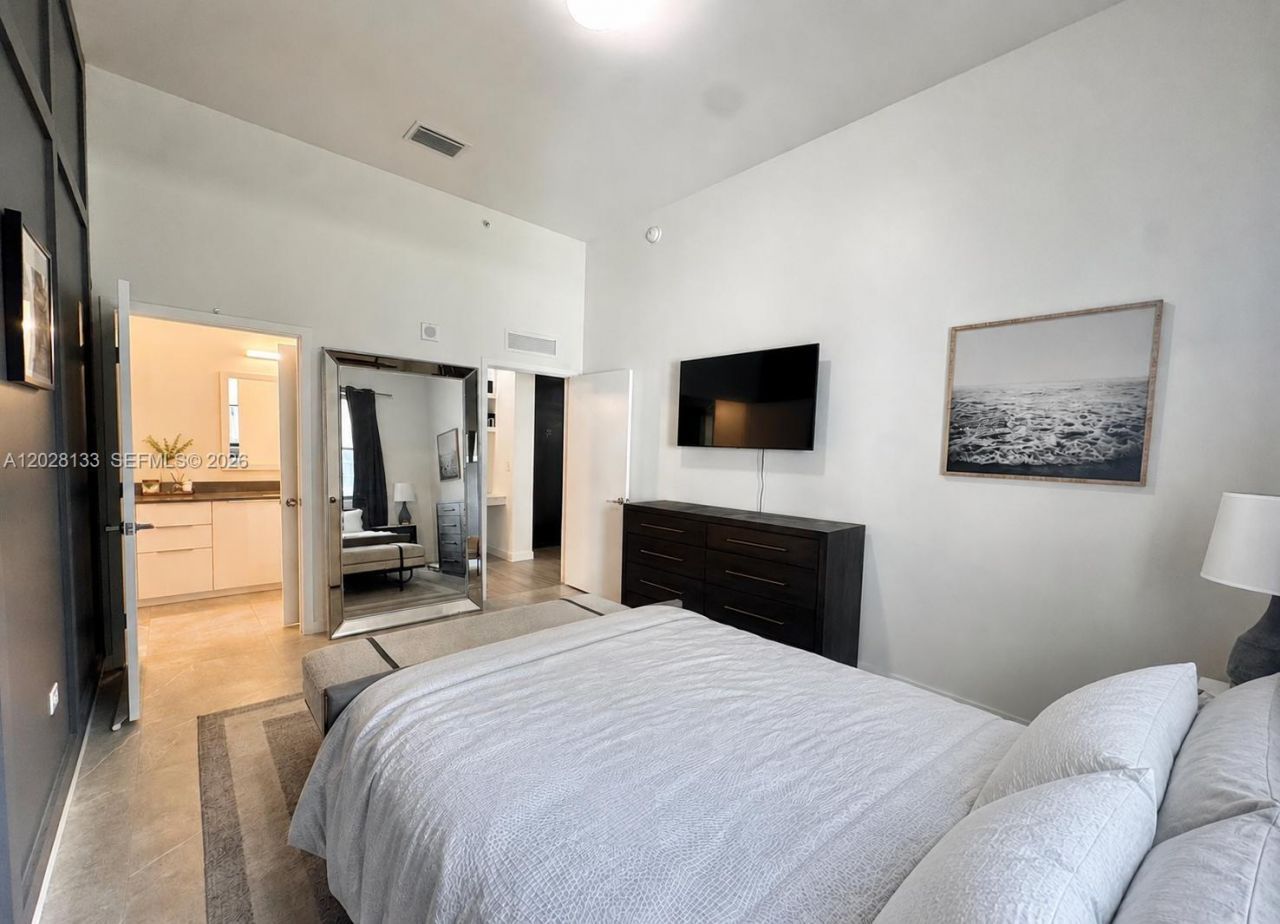 999 SW 1st Ave, Unit 1115, Miami, FL 33130 Photo