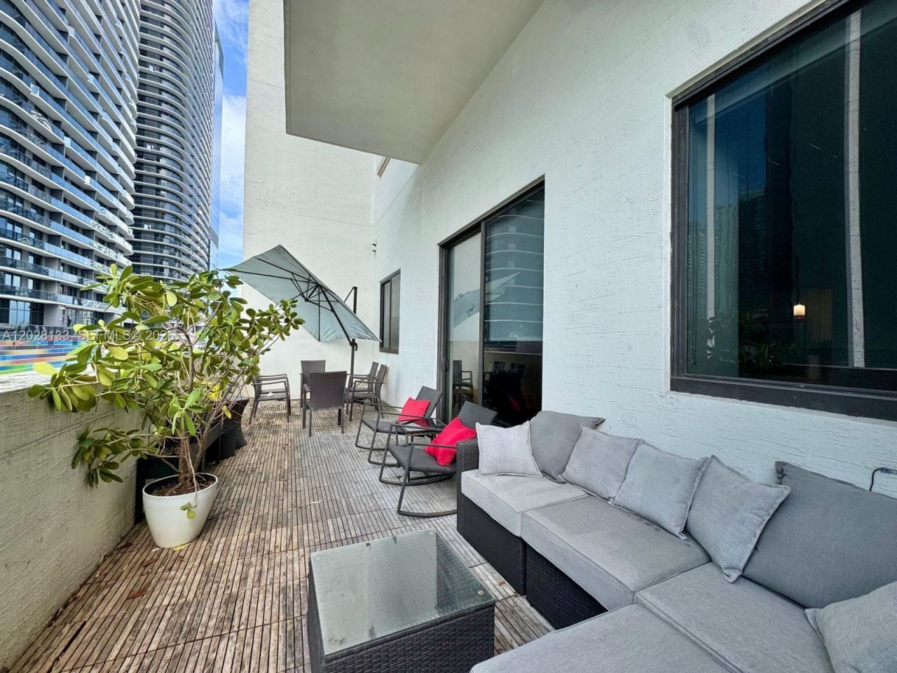 999 SW 1st Ave, Unit 1115, Miami, FL 33130 Photo