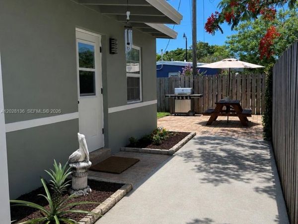 810 NE 3rd Ave, Pompano Beach, FL 33060