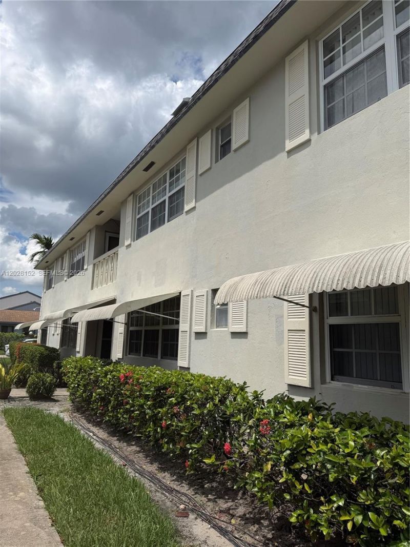 1520 Mckinley St , Unit 107E, Hollywood, FL 33020 Photo