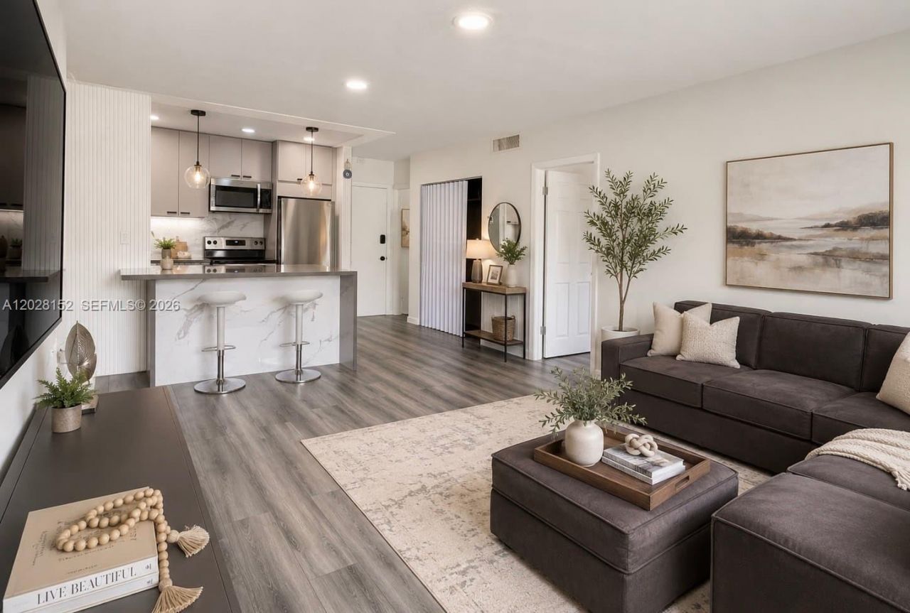1520 Mckinley St , Unit 107E, Hollywood, FL 33020 Photo