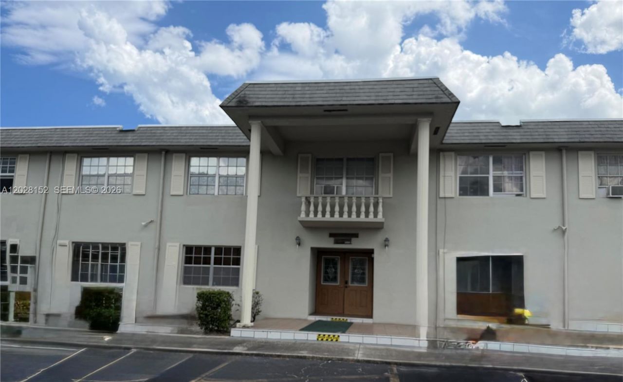 1520 Mckinley St , Unit 107E, Hollywood, FL 33020 Photo
