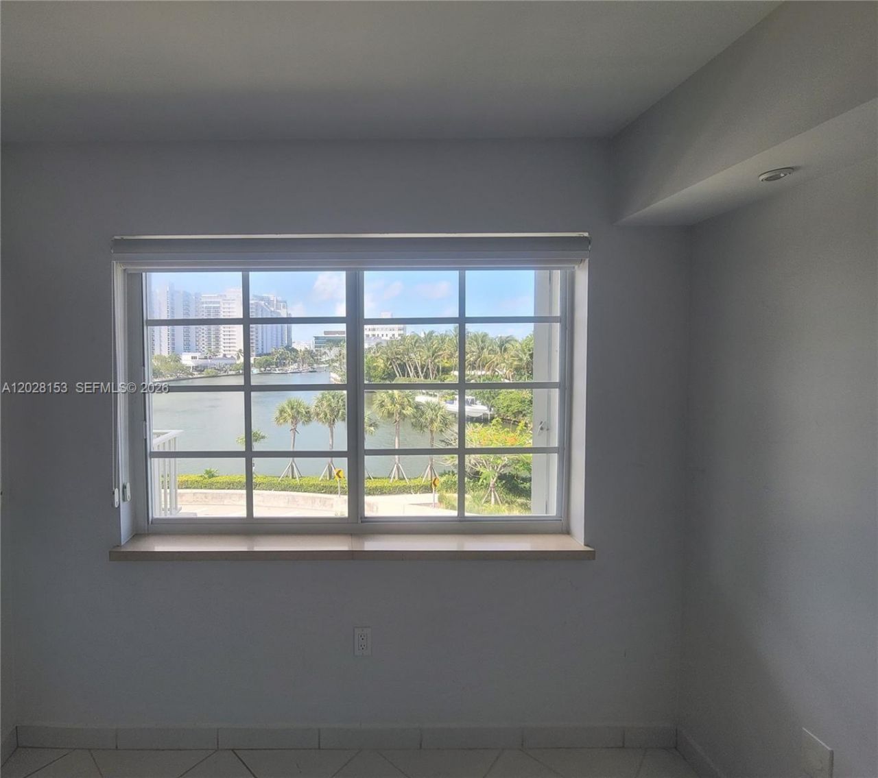2600 Collins Ave, Unit 411, Miami Beach, FL 33140 Photo
