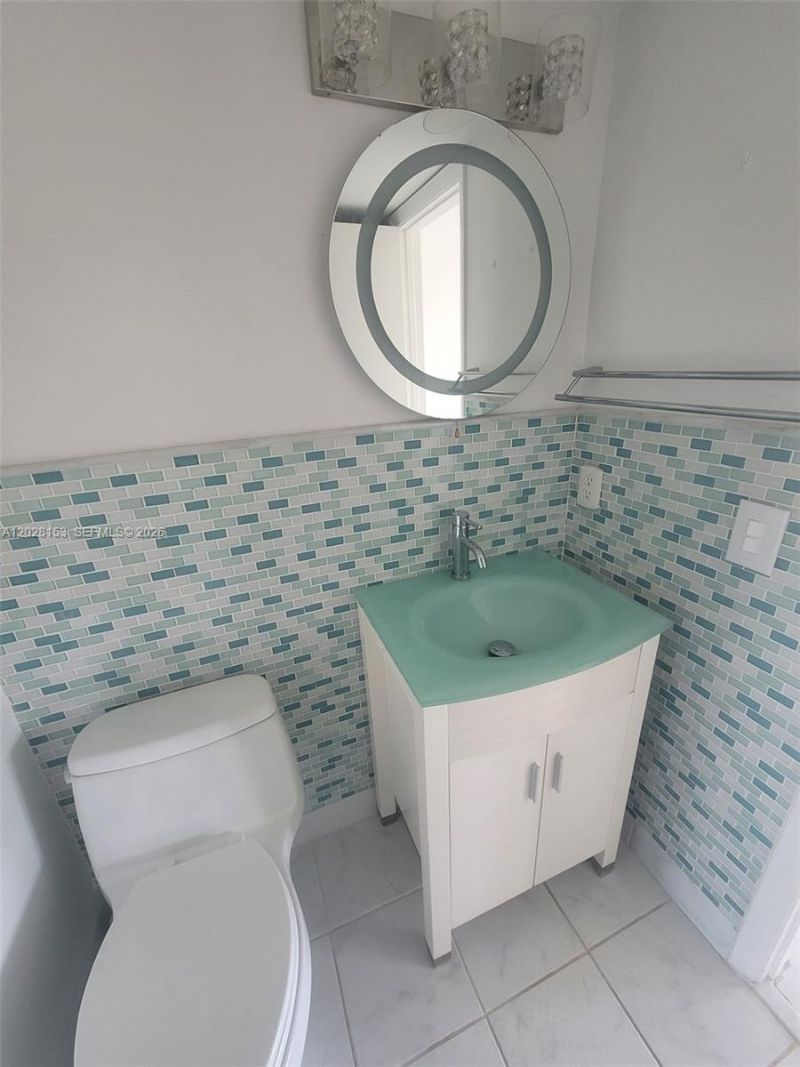 2600 Collins Ave, Unit 411, Miami Beach, FL 33140 Photo