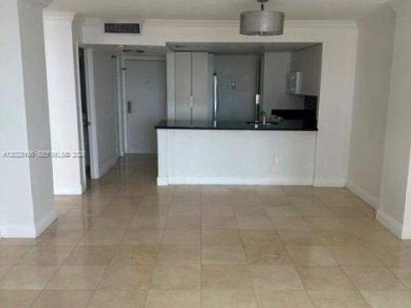 600 NE 36th St, Unit 516, Miami, FL 33137