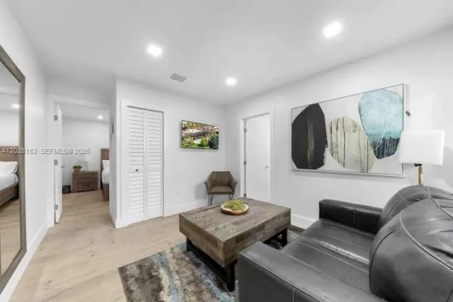 4290 SW 9th St , Unit B, Miami, FL 33134 Photo