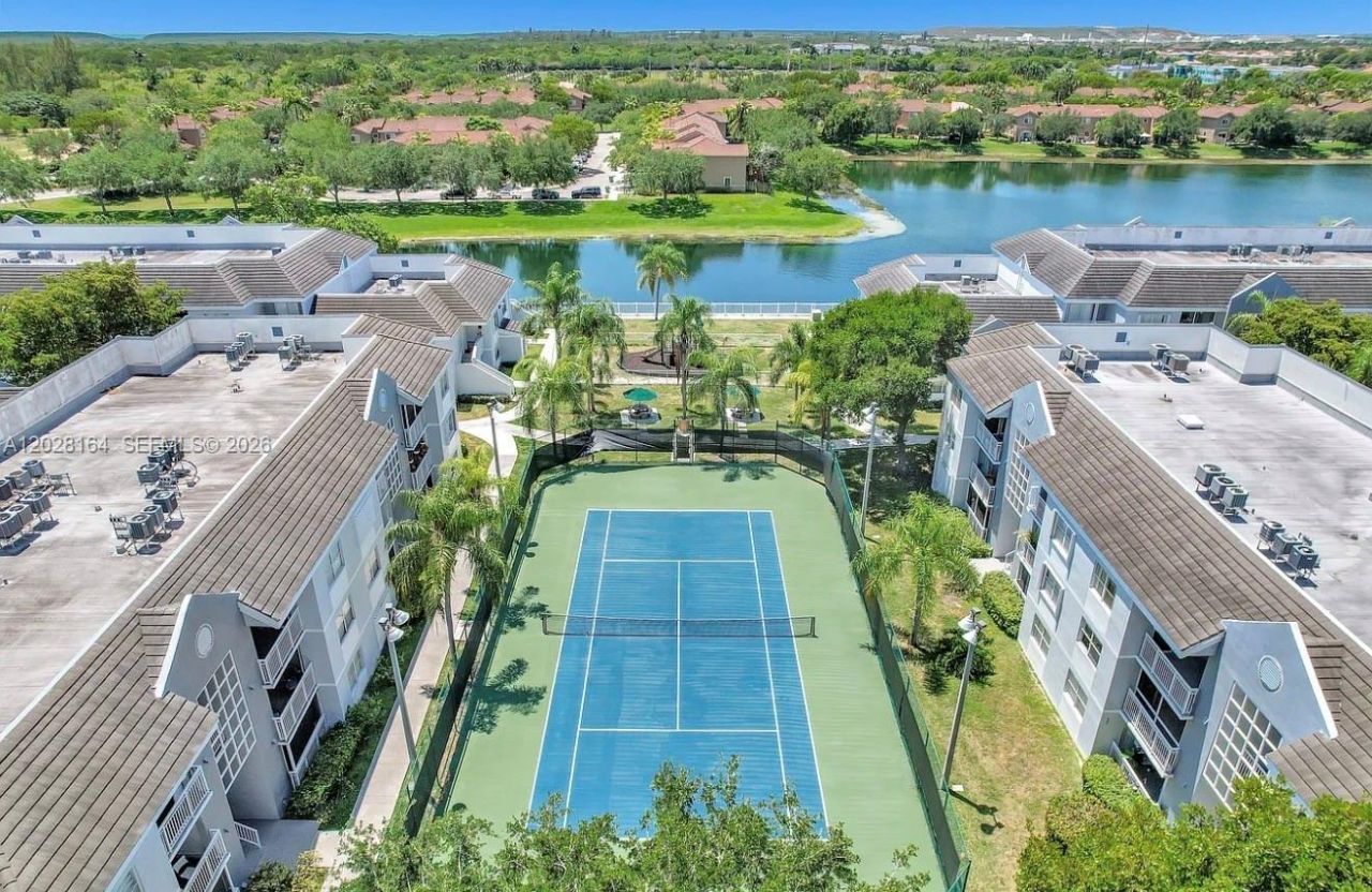 8580 SW 212th St , Unit 303, Cutler Bay, FL 33189 Photo